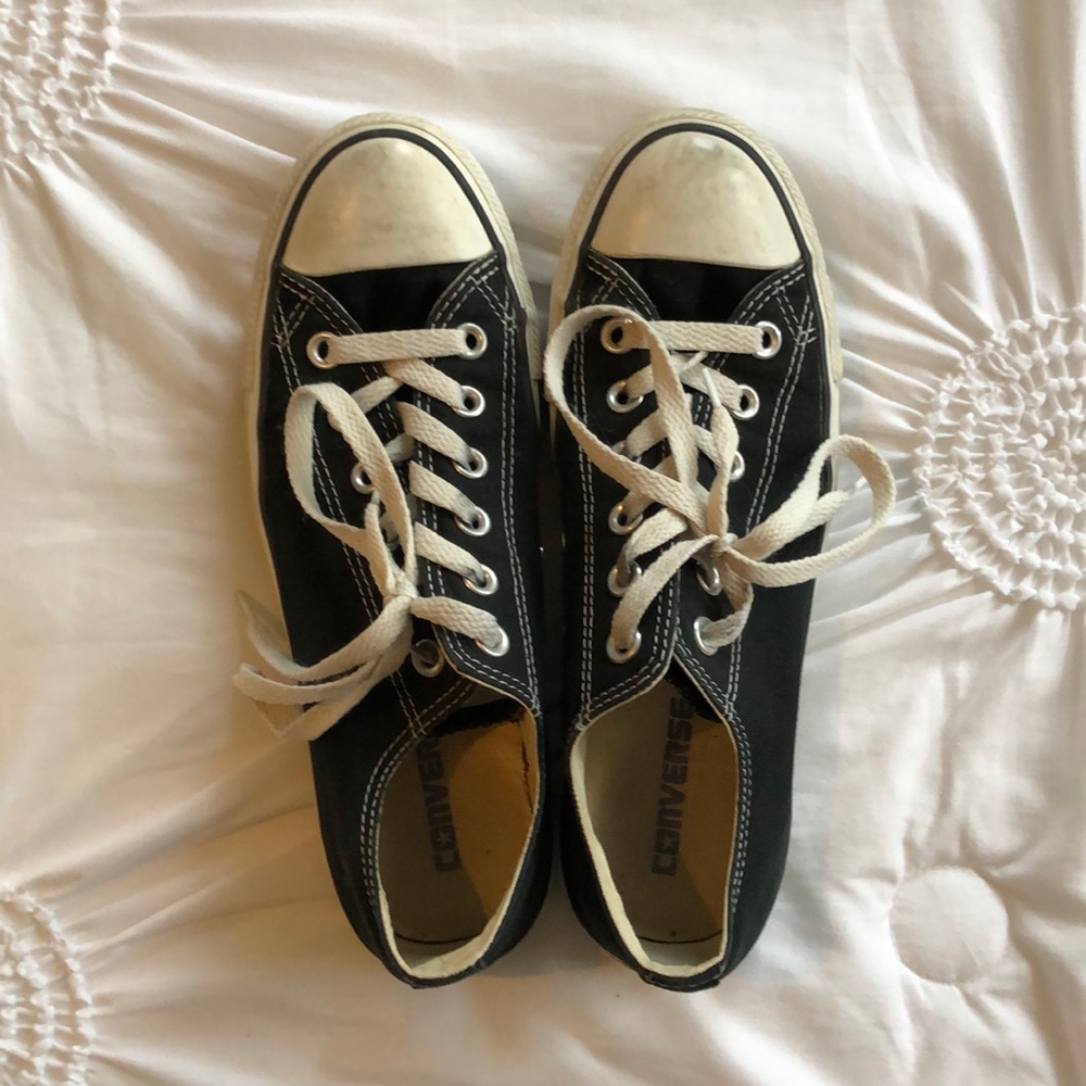 Black converse shoes